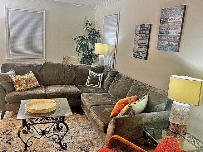 Building Photo - 321 Senate Ct