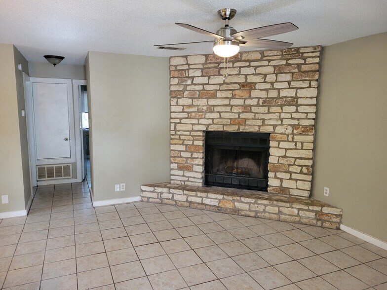 Building Photo - 20700 Bonanza St