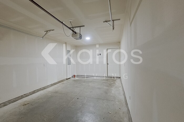 Building Photo - 2826 Jordan Ave