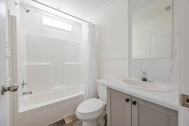 Building Photo - 326 Smith Rd