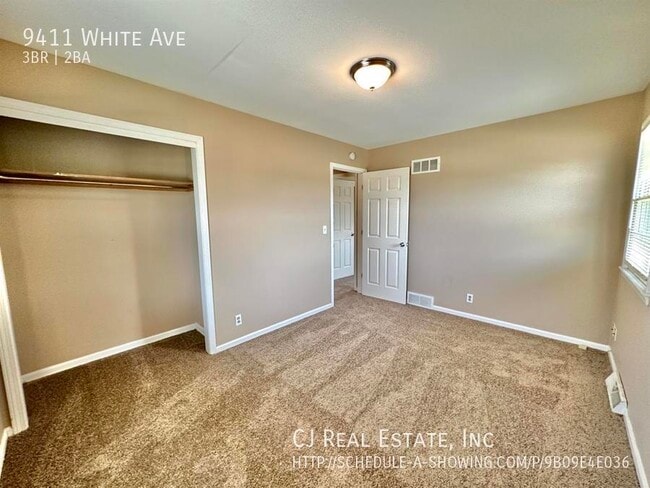 Building Photo - 9411 White Ave