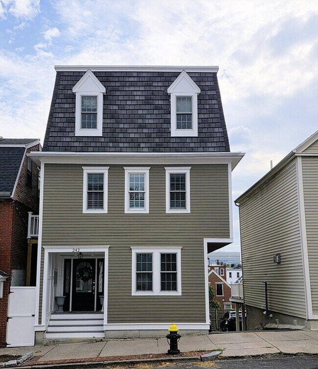 Building Photo - 242 Bunker Hill St