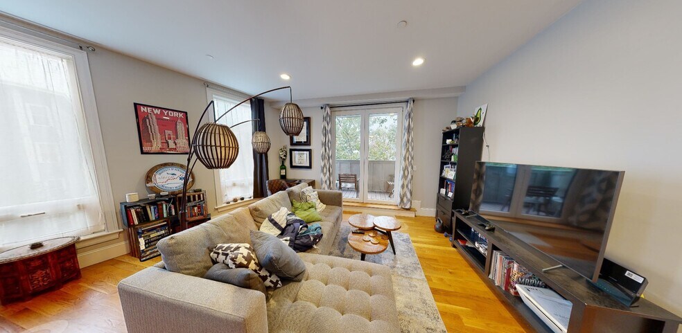 Building Photo - 166 Hampshire St