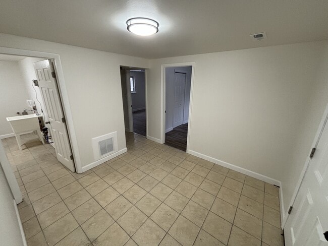 Building Photo - 6826 E 3rd Ave