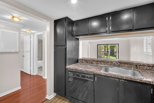 Building Photo - 6575 W Oakland Park Blvd