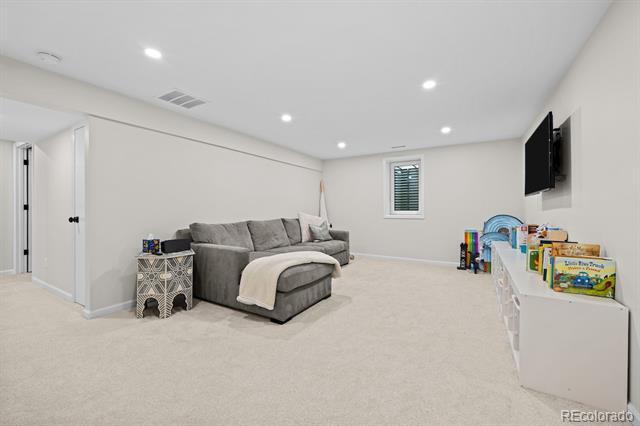 Building Photo - 7030 S Magnolia Cir