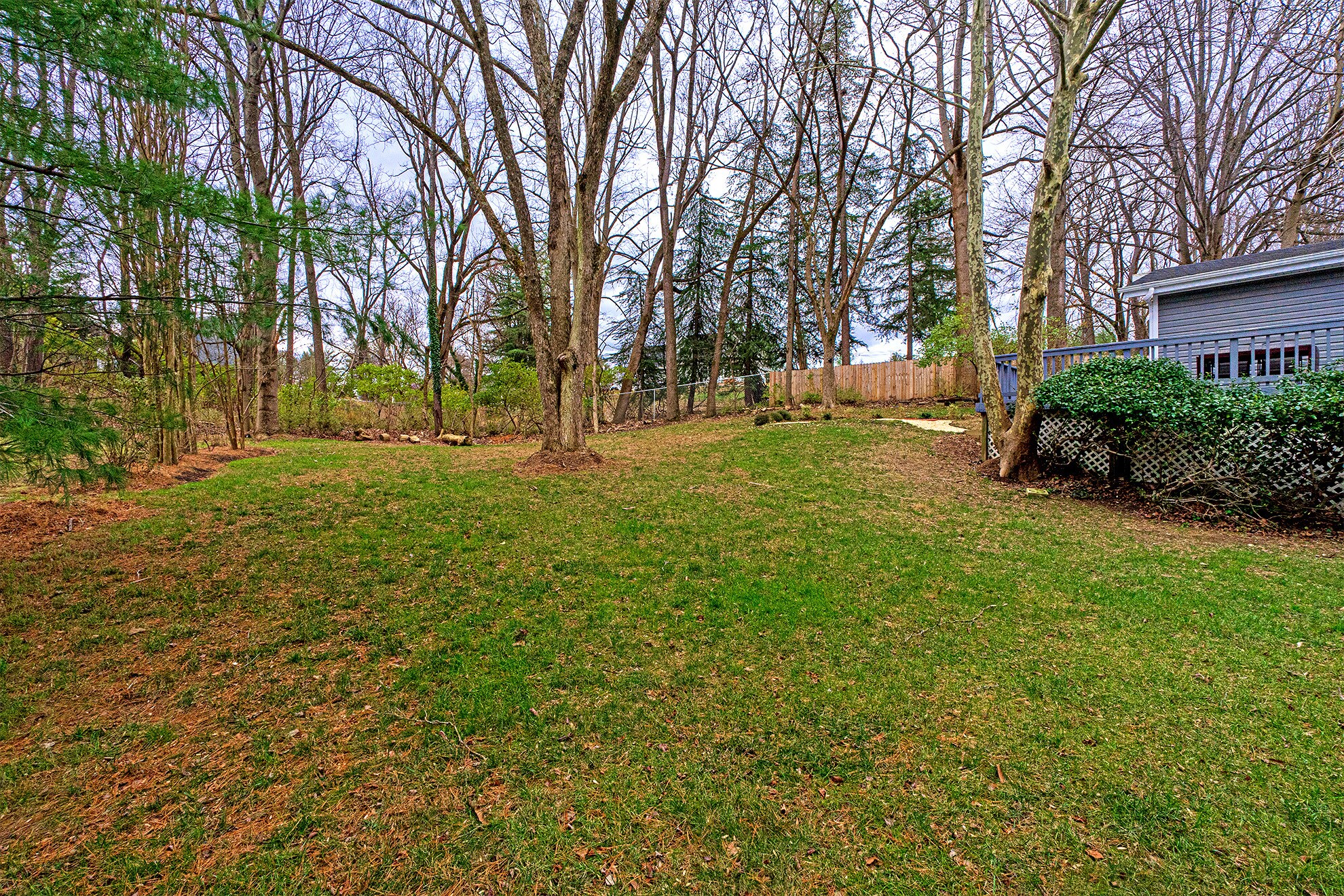 Building Photo - 9705 Locust Hill Dr