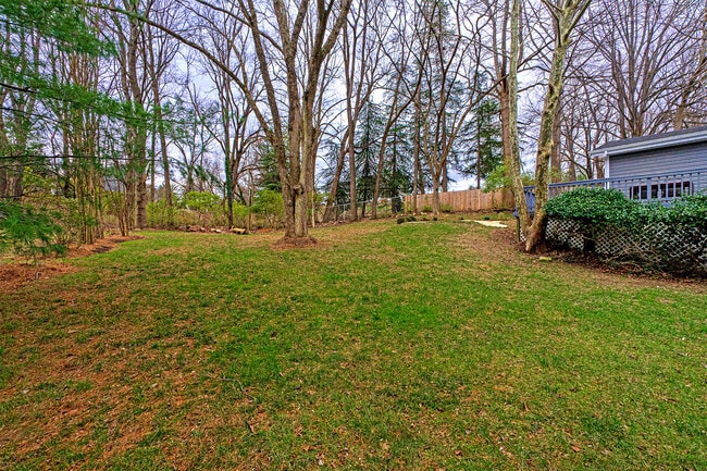 Building Photo - 9705 Locust Hill Dr