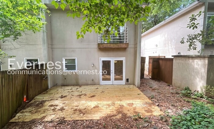 Building Photo - 1202 Cleburne Ave NE