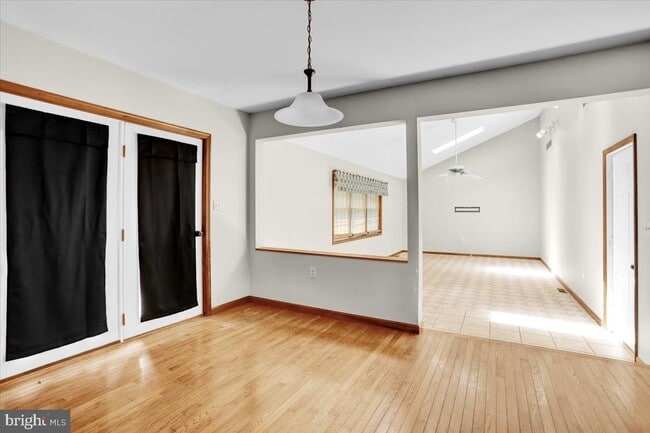 Building Photo - 20 Lehland Dr