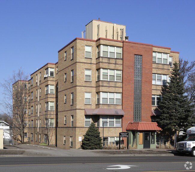 Building Photo - Highland Grove