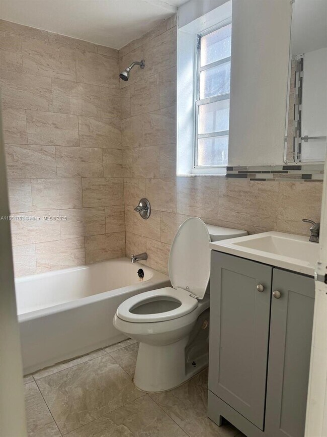 Building Photo - 1036 NW 3rd St