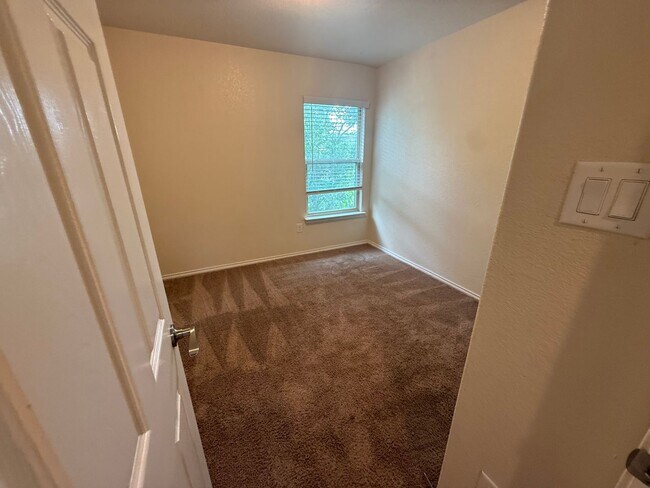 Building Photo - 3-Bedroom Home Near Downtown San Antonio | Pets Considered + Section 8 Welcome