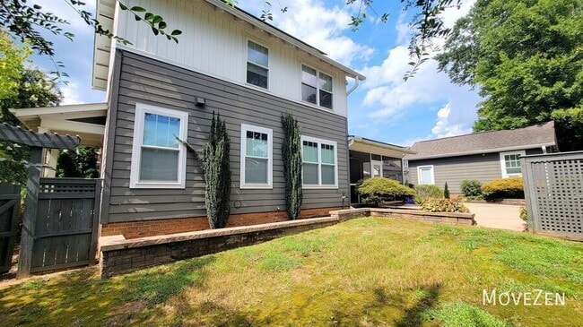 Building Photo - 210 Pinckney St