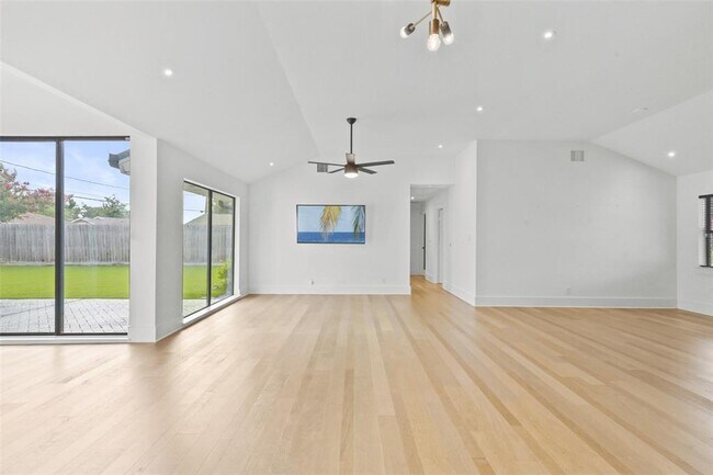 Building Photo - 2703 Tannehill Dr
