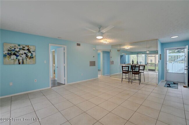 Building Photo - 9626 Riverside Dr