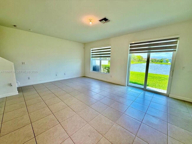 Building Photo - 6931 Harbours Edge Ave