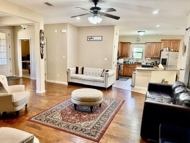 Building Photo - 3522 Golden Valley Ln