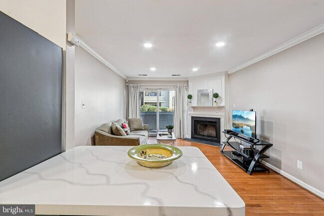 Building Photo - 18202 Chalet Dr