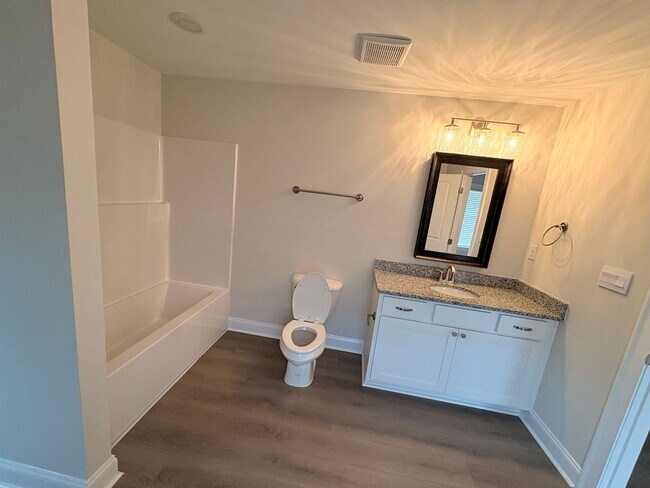 Building Photo - 114 Alva Ct