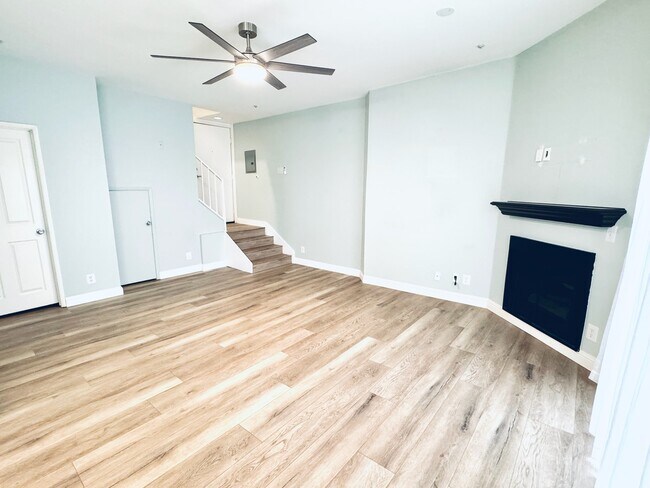 Building Photo - 11823 Avon Way