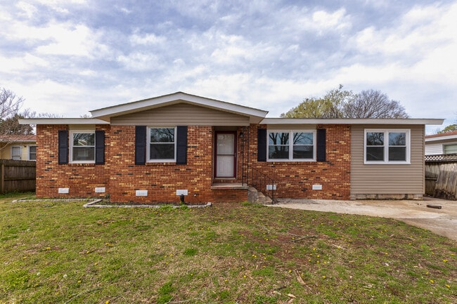 Building Photo - 3214 Fairacres Rd SW