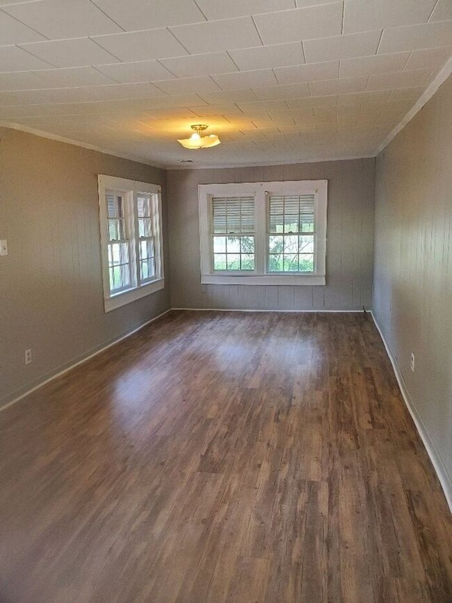 Building Photo - AVAILABLE NOW!! Duplex in Boiling Springs ...