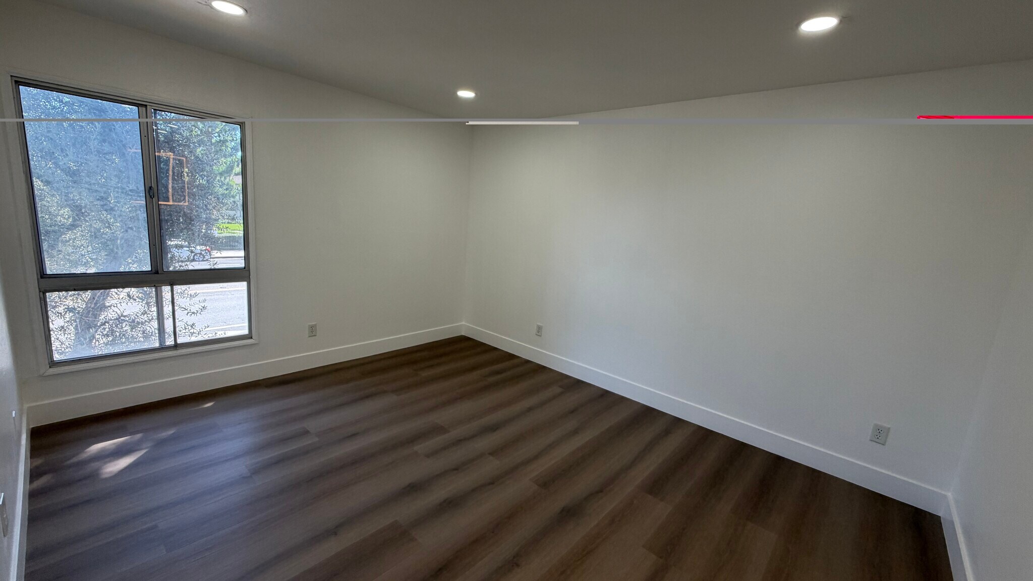 Building Photo - 10331 Lindley Ave