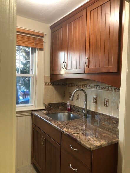 Building Photo - 61 Hadwen Rd