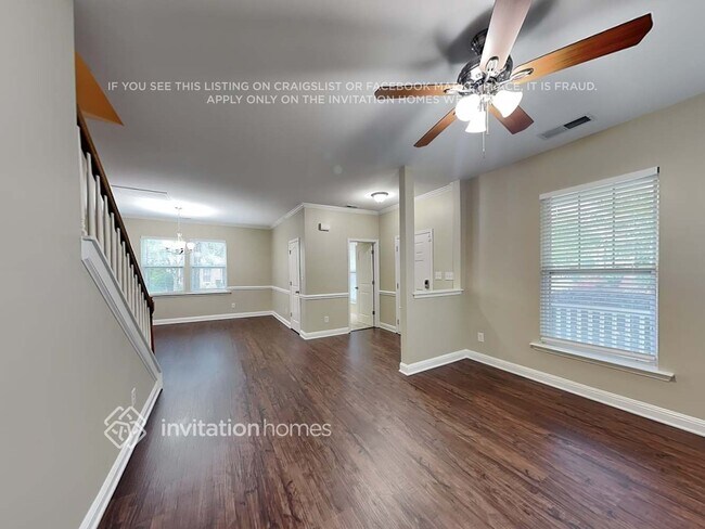 Building Photo - 6473 Hove Rd