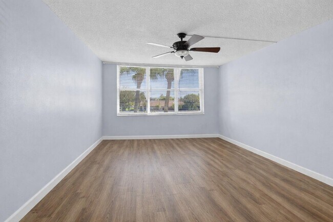 Building Photo - 931 Gardenia Dr