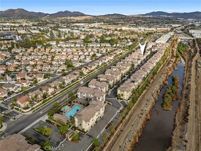 Building Photo - 747 Savi Dr