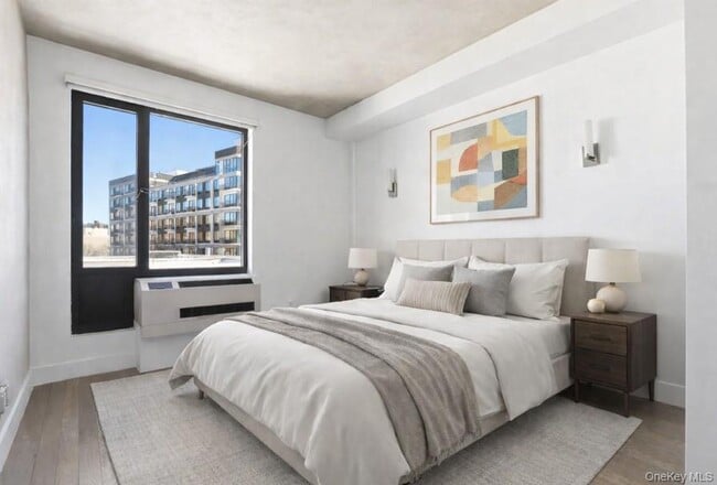 Building Photo - 225 E 138th St