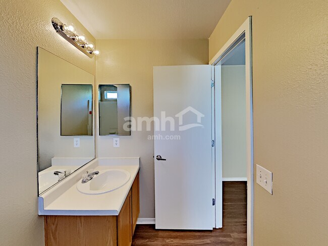 Building Photo - 4846 E Orchard Grass Dr