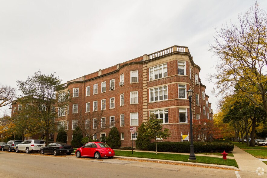 Primary Photo - Updated Apartments Located at 800 Michigan
