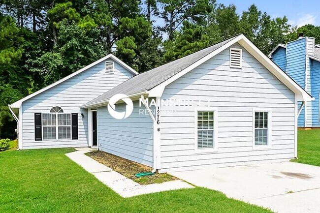 Building Photo - 3 Bedroom Pet-Friendly Home in Jonesboro, GA with Main Street Renewal