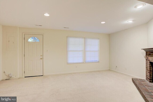 Building Photo - 12830 Evansport Pl