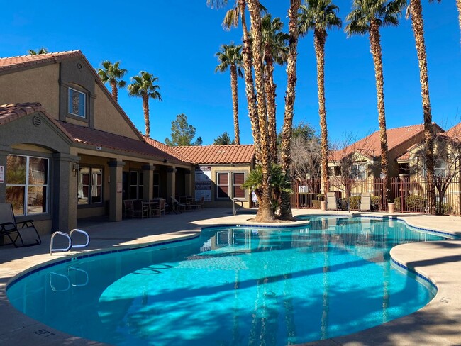 Building Photo - Silverado Ranch Condo!