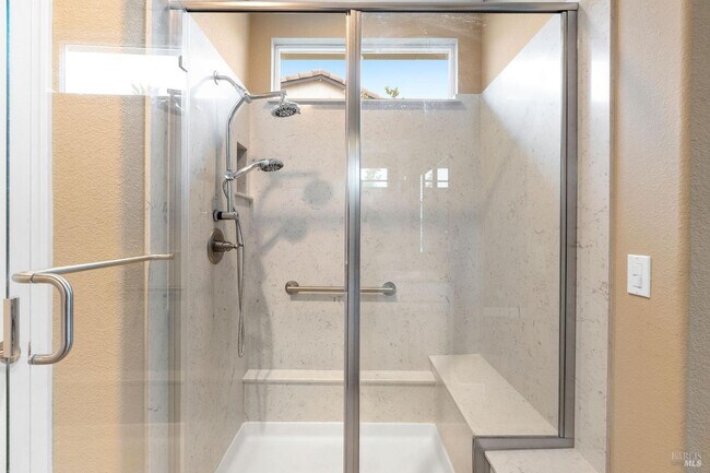 Building Photo - 123 Alpine Dr