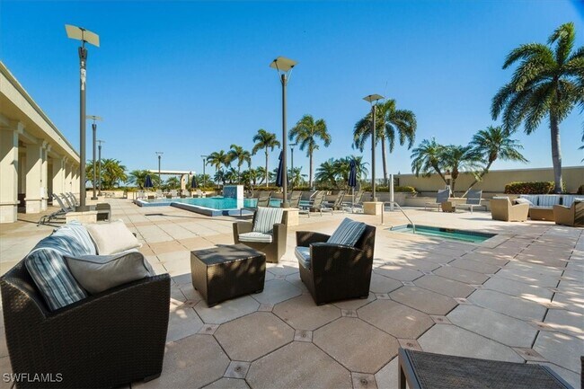 Building Photo - 9115 Strada Pl