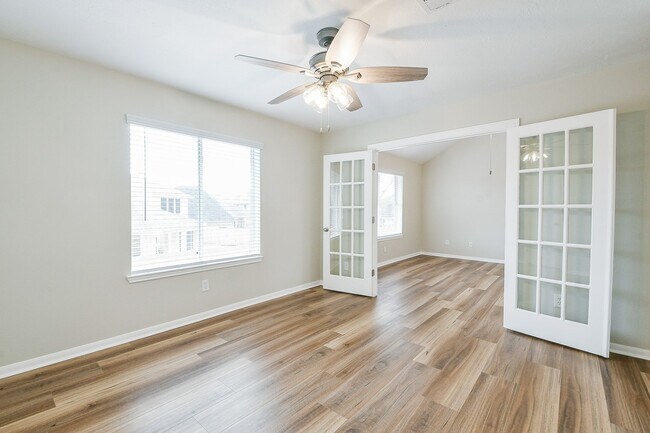 Building Photo - 815 Robins Way