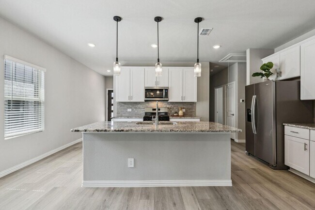 Building Photo - 716 Caraway Dr