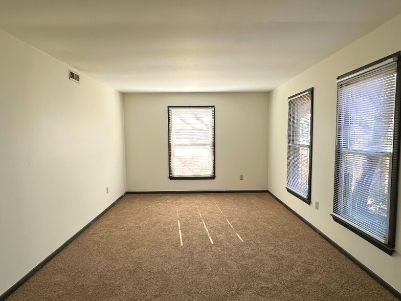 Building Photo - 109 Sieville Ave