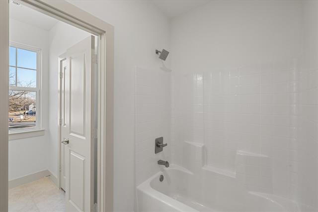 Building Photo - 506 E Kimball St