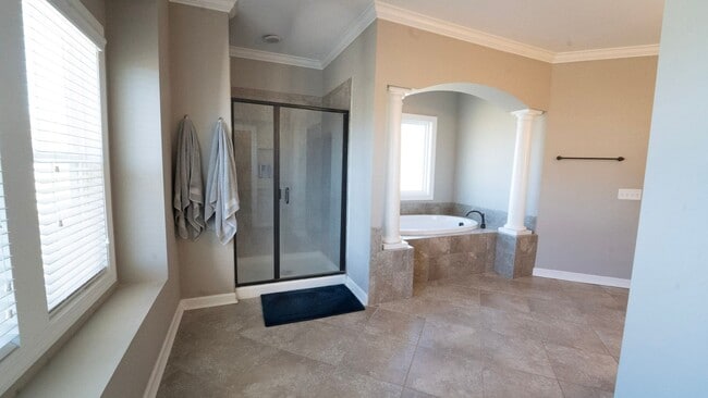 Building Photo - Elegant Richmond Hill Home with Screened Patio & Lagoon Views