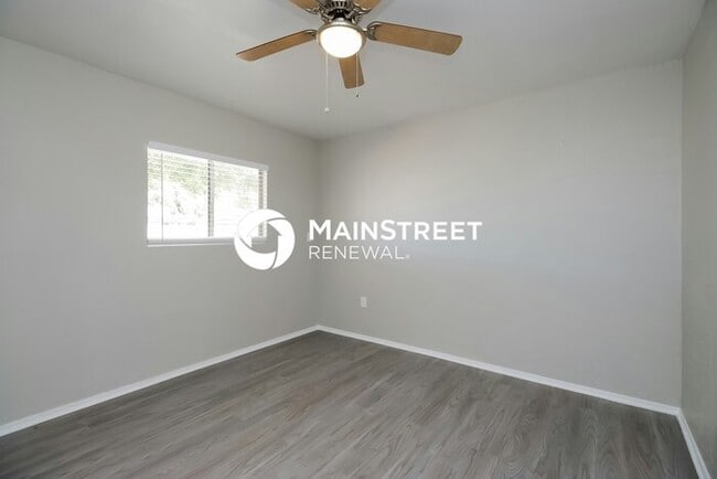 Building Photo - 4 Bedroom Pet-Friendly Home in Phoenix, AZ with Main Street Renewal