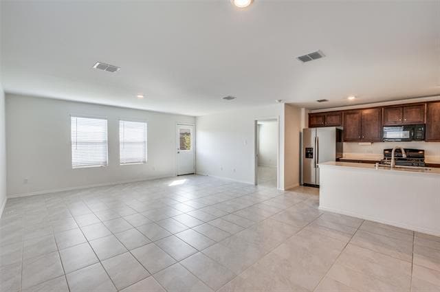 Building Photo - 14142 Birch Farm Dr