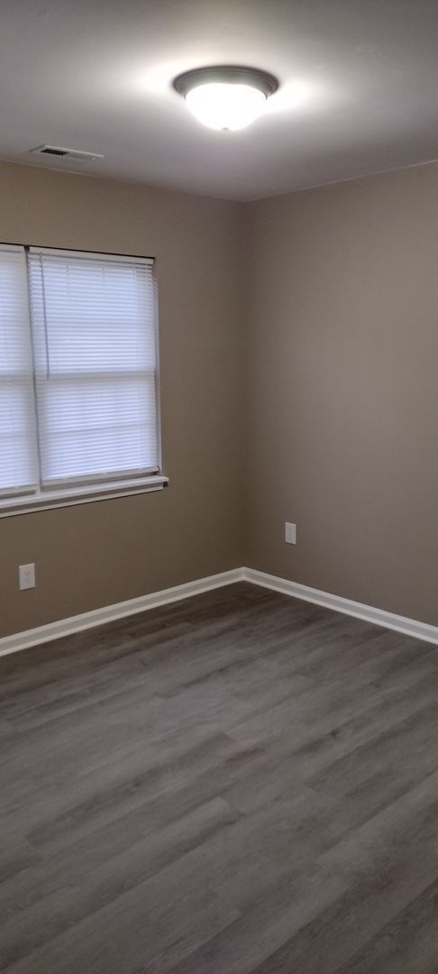 Building Photo - 1623 Dendy Ln