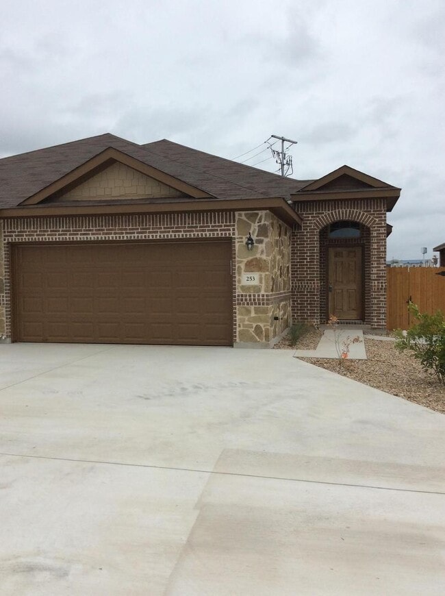 Building Photo - LUXURY TOWNHOME LOCATED IN PECAN PARK, BASTROP, TEXAS!