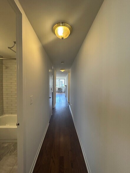 Building Photo - 1350 N Dearborn St